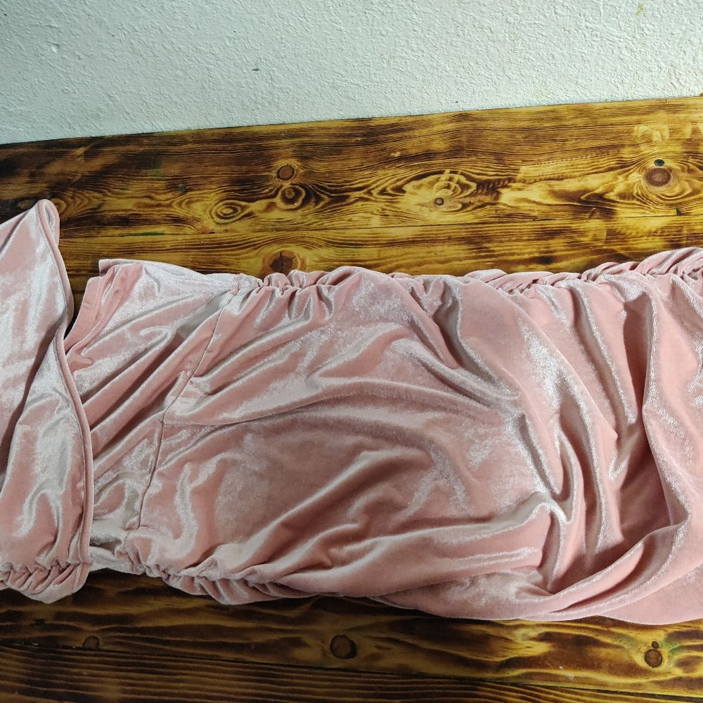 Dresses - Picture 4 of 8